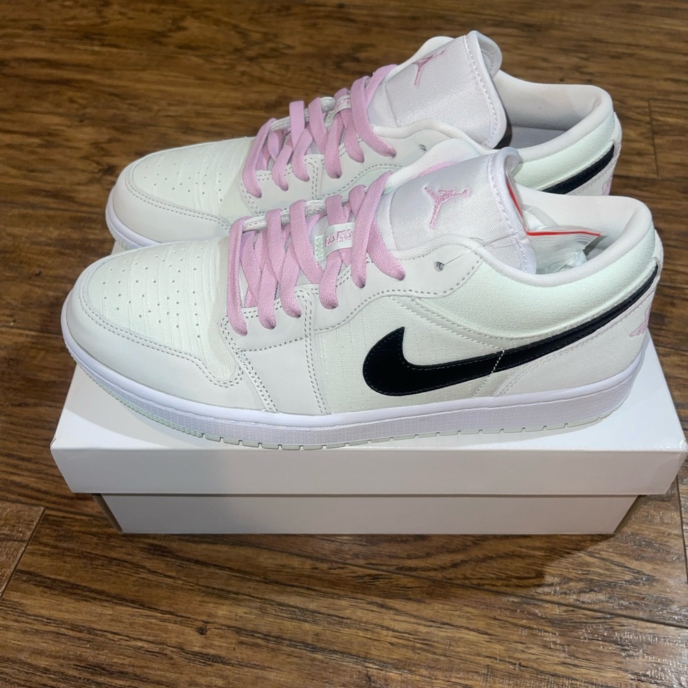 Brand new Womens Air Jordan Retro 1 low SE size 12